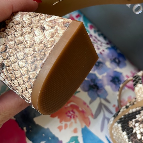 vince camuto short bread desert python shoes - Picture 9 of 11